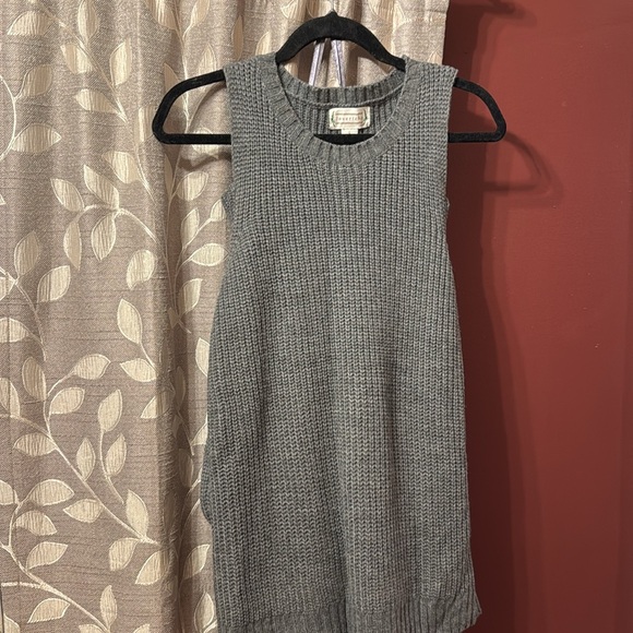 Sweater - Picture 3 of 4